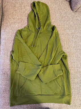 George Green Pullover Hoodie Size Medium